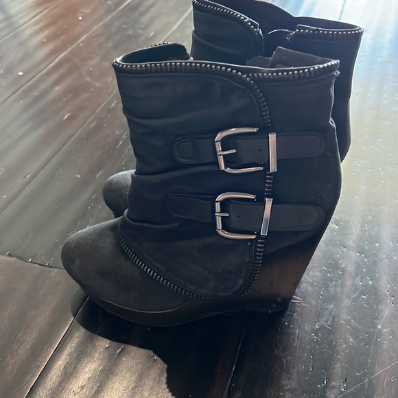 Not Rated Booties dark gray size 6 - Picture 2 of 2